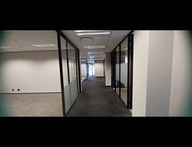 403M² OFFICE TO LET IN SANDHURST